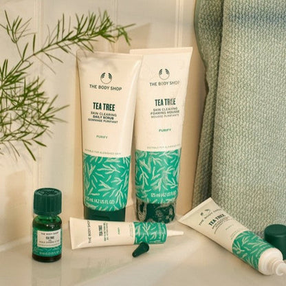 Tea Tree Skin Clearing Daily Scrub